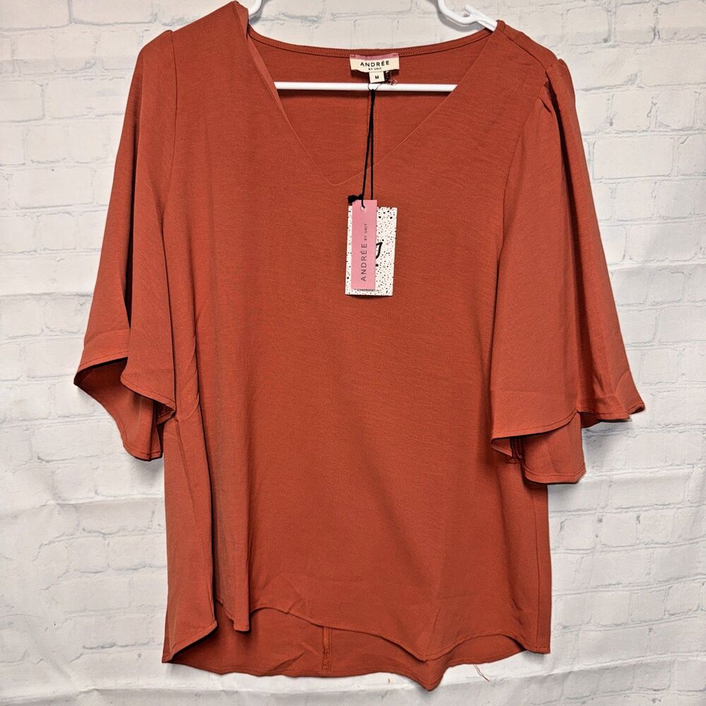 NWT Andree By Unit 3/4 Sleeve Scalloped Top M Coral Salmon Colored Blouse